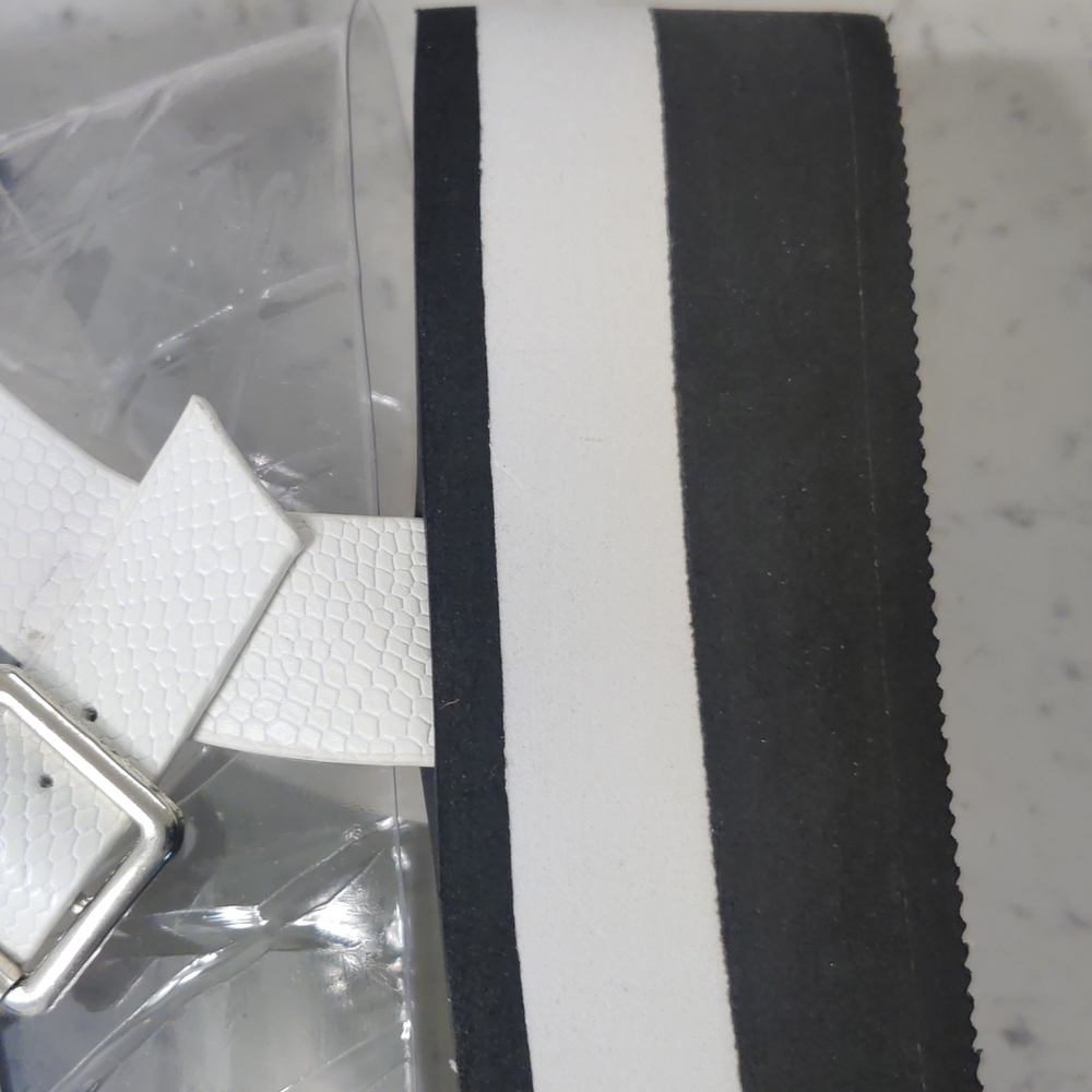 Platform Sandals - Picture 6 of 7
